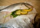 Как да приготвите вкусно риба дорадо, изпечена във фурната във фолио